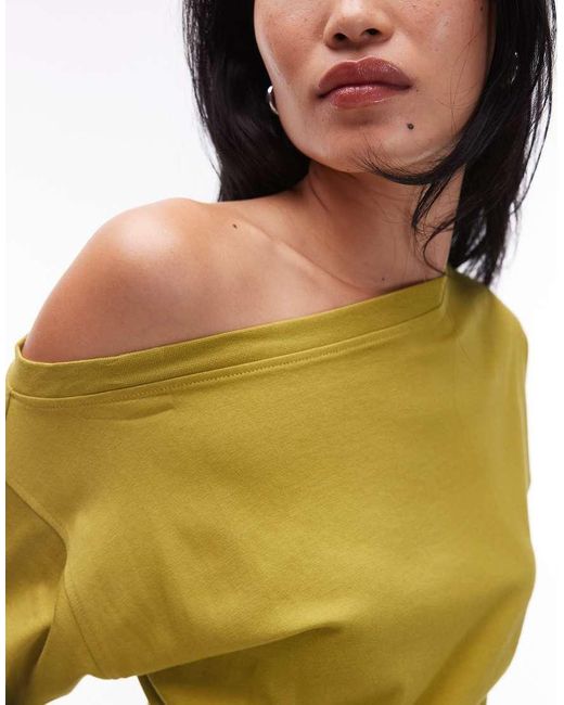 Camiseta Verde Oliva De Manga Larga Con Hombro Caído Y Cintura Estilo Corsé De ASOS de color Yellow