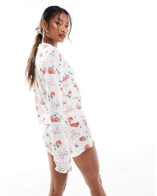 Kaiia White – exklusiv – mix and match – kurzes, langärmliges pyjama-hemd mit erdbeer- und schleifenmuster, kombiteil