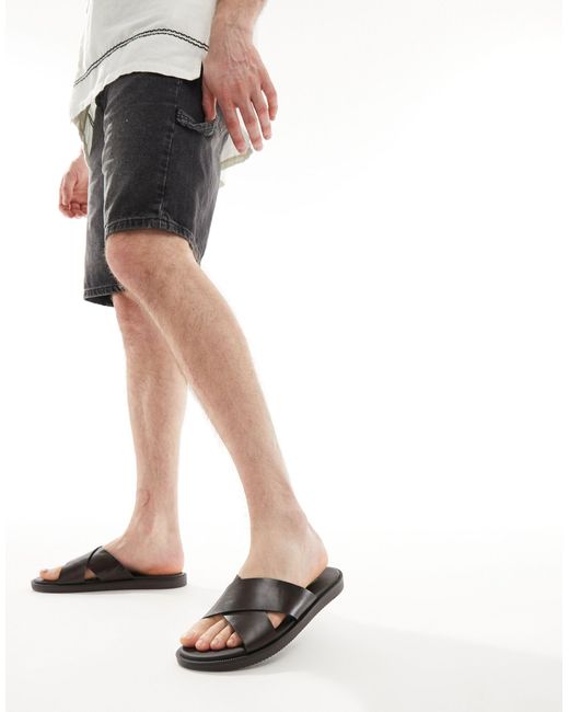 Sandales en similicuir avec brides croisées - marron ASOS pour homme en coloris Black