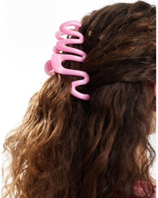 Monki Brown Wavy Swirl Hair Claw Clip