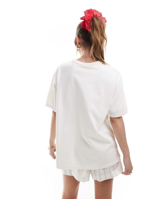 Levi's White Oversized T-shirt With Butterfly Print