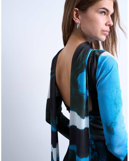 Tophop - robe longue à imprimé abstrait flouté et foulard TOPSHOP en coloris Blue