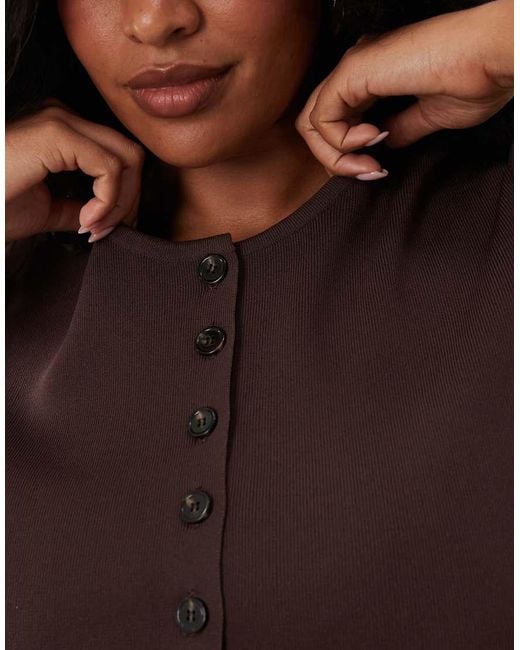 Pretty Lavish Curve Brown Lilah Knitted Scoop Neck Longline Top