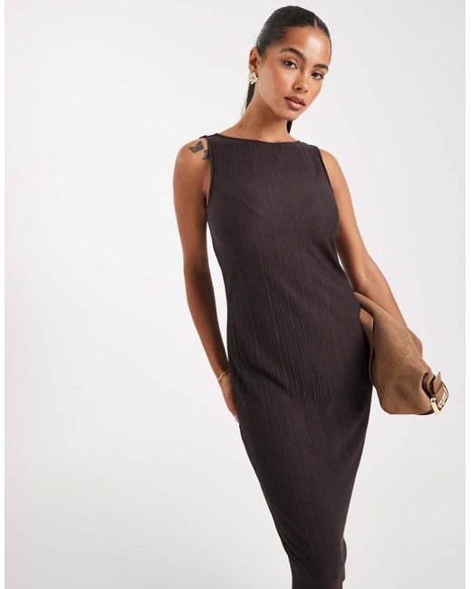 Vestito Lungo Plissé Color Cioccolato Con Scollo A Barchetta di Vero Moda in Brown