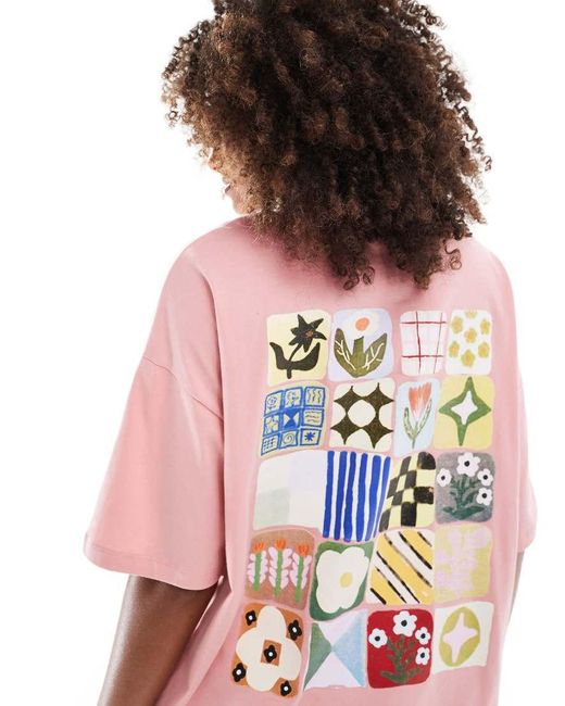 T-Shirt Oversize Crepuscolare Con Grafica A Riquadri Con Fiori di ASOS in Pink