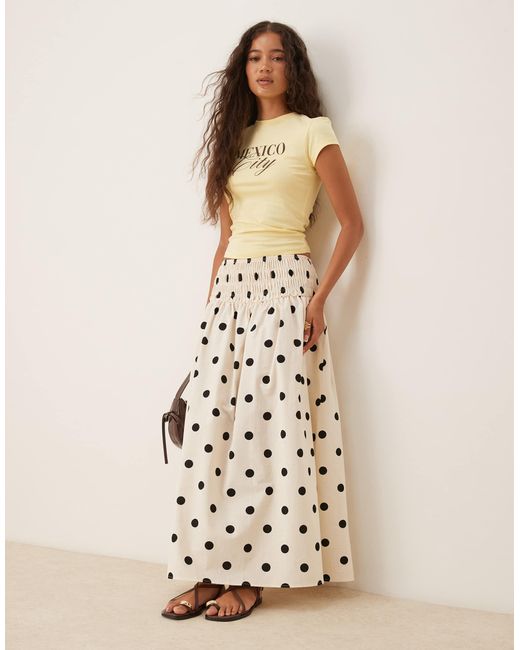 Jupe longue à pois avec taille froncée - crème ASOS en coloris Natural