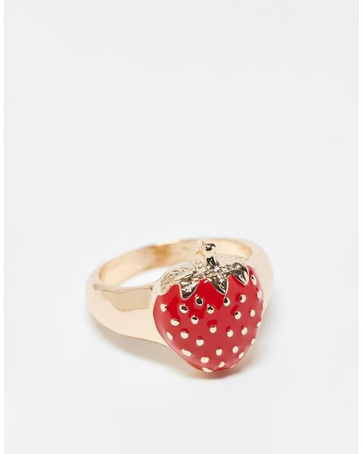 Anello Dorato Con Fragola Rossa Smaltata di ASOS in Red