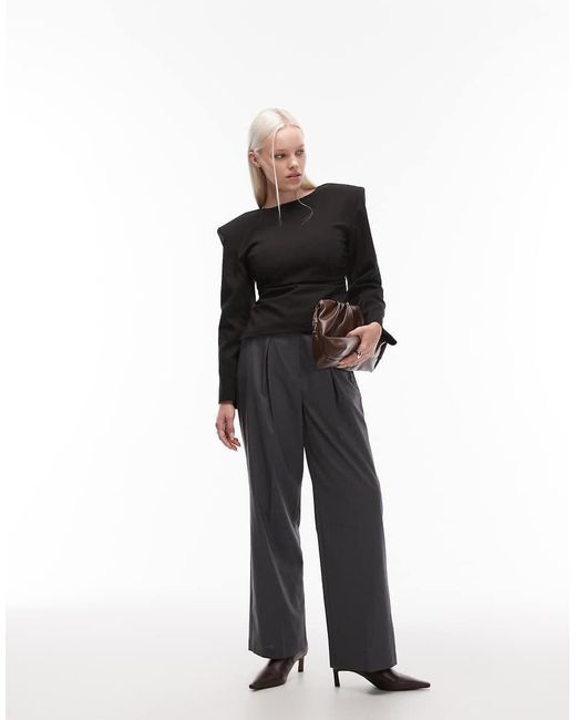 ASOS Elegante Getailleerde Top Met Schoudervullingen in het Black