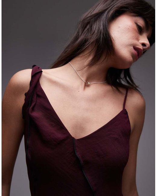 Canottiera Bordeaux Con Bordi Grezzi E Spalline Attorcigliate di TOPSHOP in Multicolor