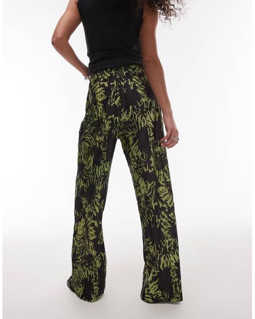 Pantaloni Plissé A Fondo Ampio Verdi Con Stampa Di Fiori Astratti di TOPSHOP in Green