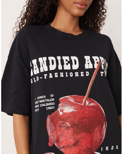 T-shirt oversize à imprimé pomme d'amour ASOS en coloris Black
