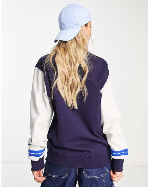 Sudadera De Cuello Redondo Con Diseño Universitario Retro De Nike de color Blue