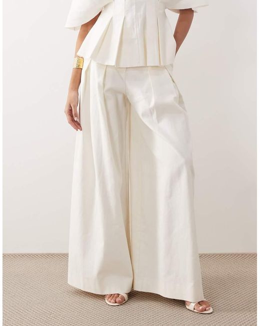 ARRANGE Natural Pleated Pants