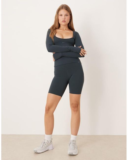 Nike di Nike in Blue