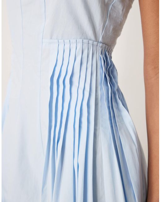 Robe mi-longue plissée à la taille à encolure dégagée ASOS en coloris Blue