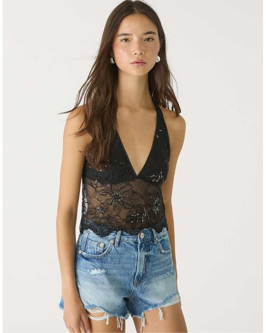 Top Allacciato Al Collo Con Paillettes Ricamate di Stradivarius in Blue
