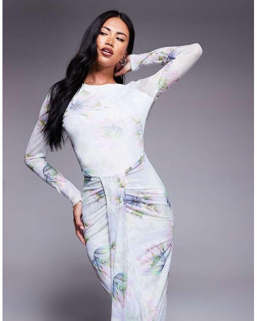 ASOS Maxi Jurk Van Mesh Met Lange Mouwen, Rechte Hals, Open Achterkant En Bloemenprint in het Blue