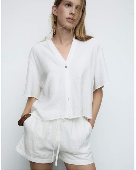 Stradivarius White Button-up Flowing Shirt