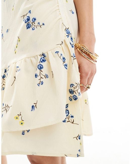 Robe courte portefeuille à fleurs - clair Vero Moda en coloris Natural