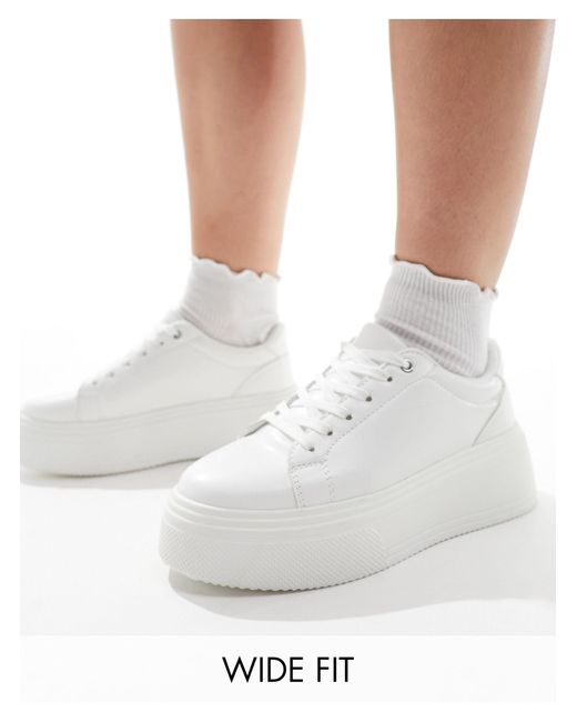Dream - chunky sneakers bianche a pianta larga di ASOS in White