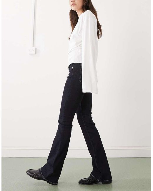 Weekday Luna in het White