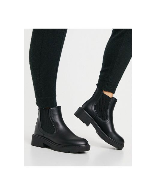 black chunky boots flat