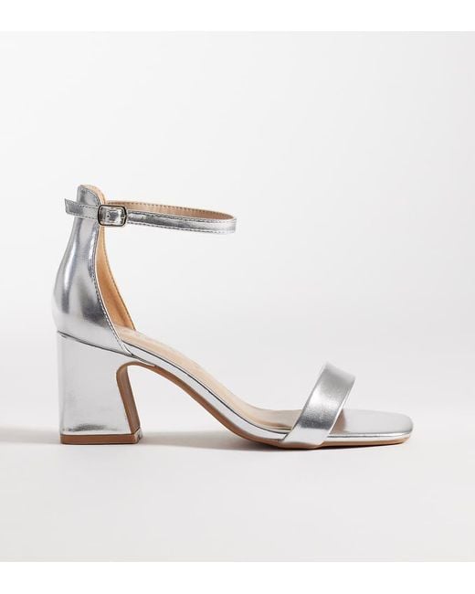 SEQWL Wide Fit White Leal Block Heeled Sandal