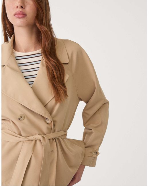 Stradivarius Blue – kurzer trenchcoat aus fließendem material