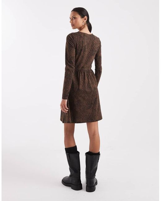 Brave Soul Jersey Mini Jurk Met Verlaagde Taille En Dierenprint in het Natural