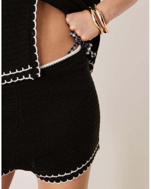 Pantalones Cortos Playeros Negros Con Ribetes Festoneados En Contraste De (Parte De Un Conjunto) ASOS de color Black