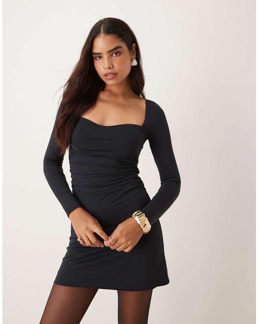 Abercrombie & Fitch Mini-Jurk Met Lange Mouwen En Hartvormige Halslijn in het Natural