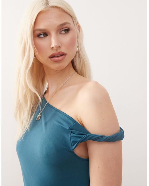 Reclaimed (vintage) Blue – figurbetontes skortkleid
