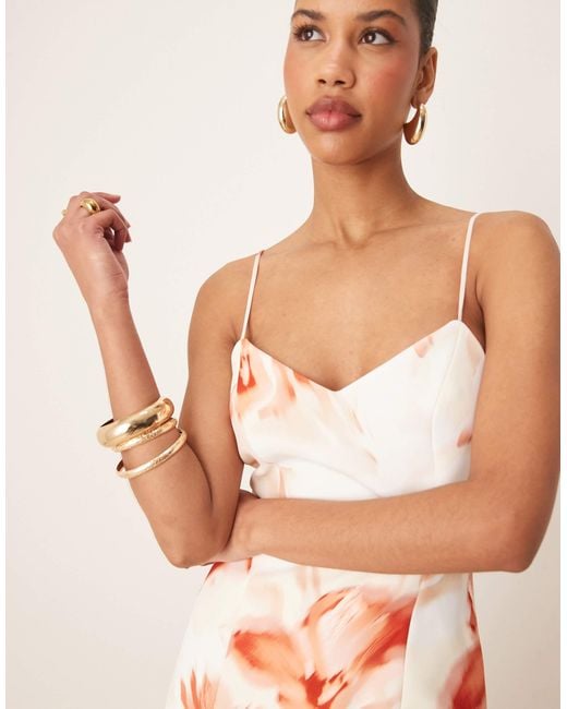 Forever New Pink – transparentes maxikleid mit tiefem saum und blumenmuster