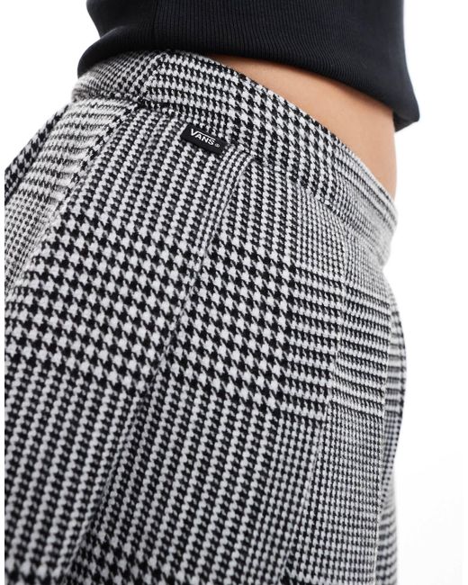 Black plaid skirt vans hotsell