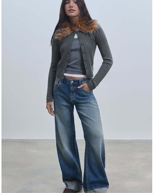 Stradivarius Gebreid Vest Met Kraag Van Imitatiebont in het Blue