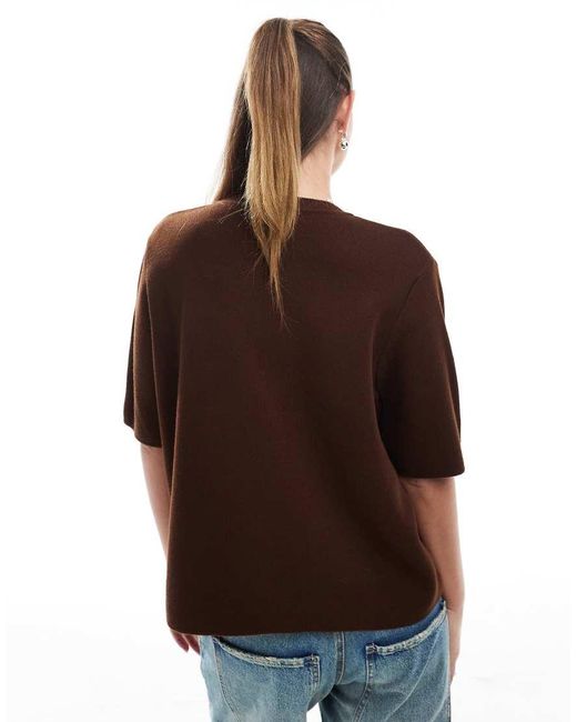 Camiseta Con Bolsillos De Parche De Punto De ASOS de color Brown