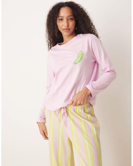 ASOS Pink – pyjama aus langärmligem oversize-t-shirt und hose mit gurken-print
