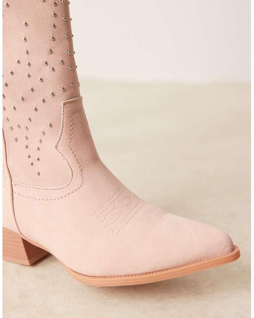 Stivali Al Ginocchio Western Crema Con Borchie di Glamorous in Pink