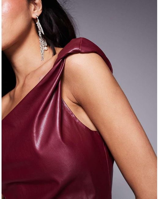 Missy Empire di Missy Empire in Red