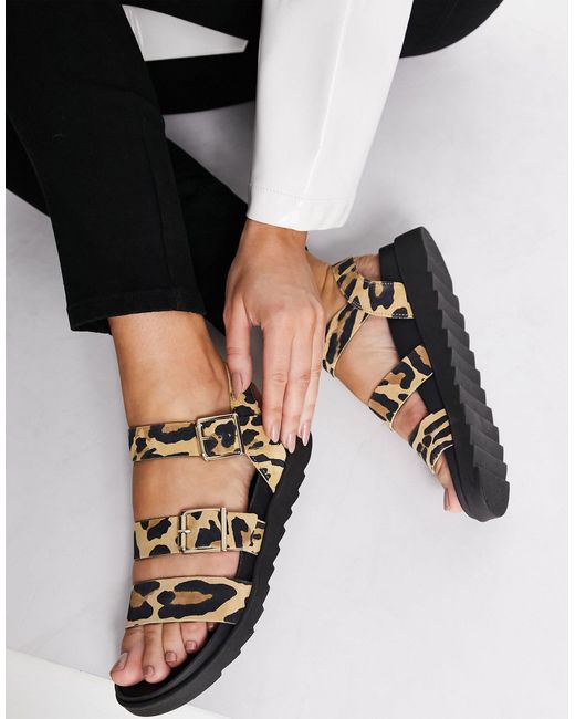Schuh Chaser Leather Buckle Strappy 