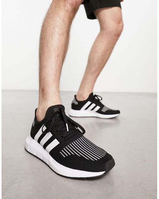Adidas - sportswear swift run 1.0 - sneakers nere e bianche di Adidas Originals in White da Uomo