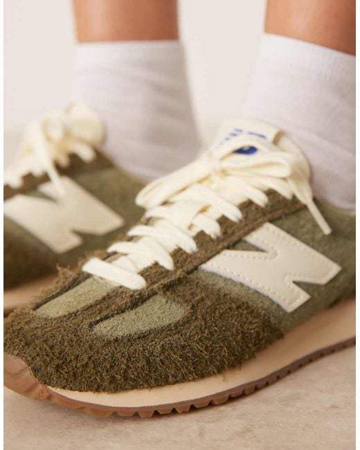 471 di New Balance in Natural