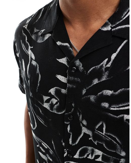 Camisa negra con solapas y estampado floral Jack & Jones de hombre de color Black