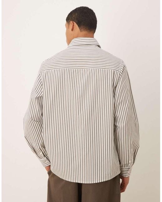 ASOS Ruimvallend Gestreept Poplin Overhemd Met Borduursel Op De Borst in het Natural voor heren