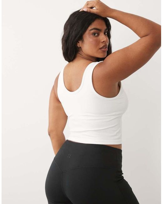 4505 White Curve Seamless V Neck Vest With Inner Bra