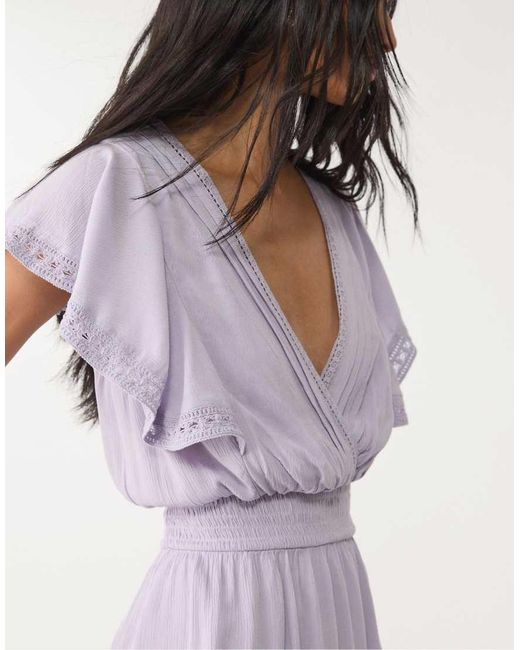 Stradivarius Korte Jurk Met Ruches in het Purple