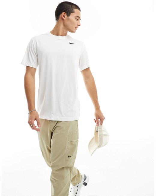 Camiseta blanca dri-fit reset Nike de hombre de color White