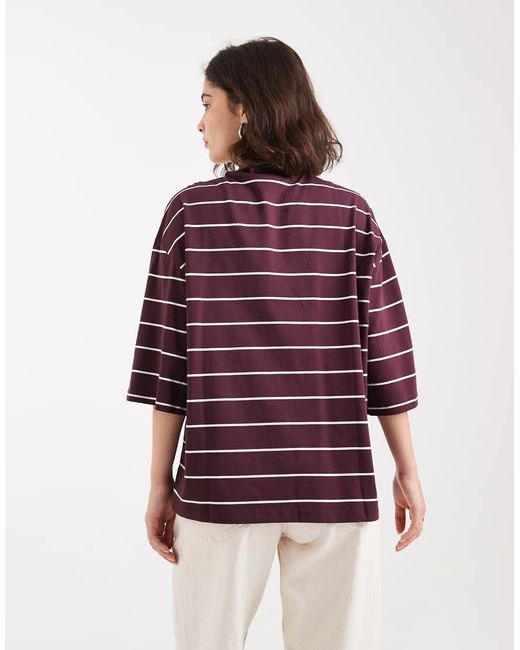 Camiseta Burdeos A Rayas Con Cuello Alto Y Hombros Caídos De -Rojo Vero Moda de color Red