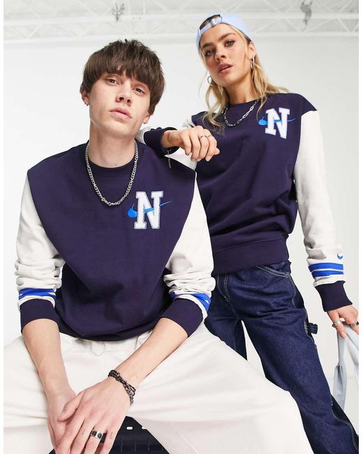 Sudadera De Cuello Redondo Con Diseño Universitario Retro De Nike de color Blue