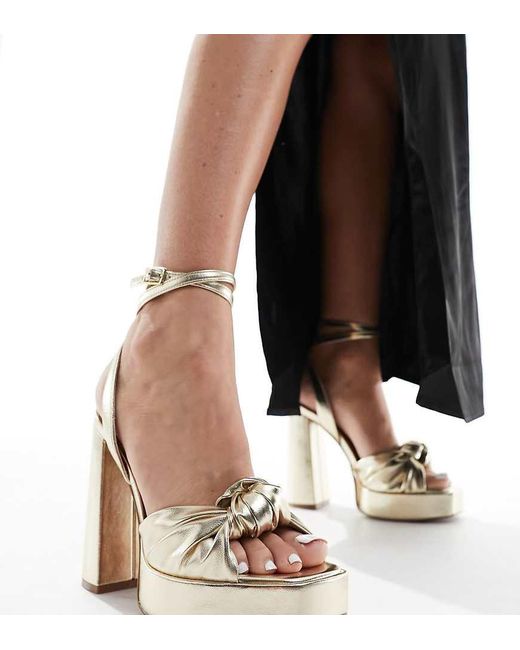 Asos Design di Asos Design Wide Fit in Metallic